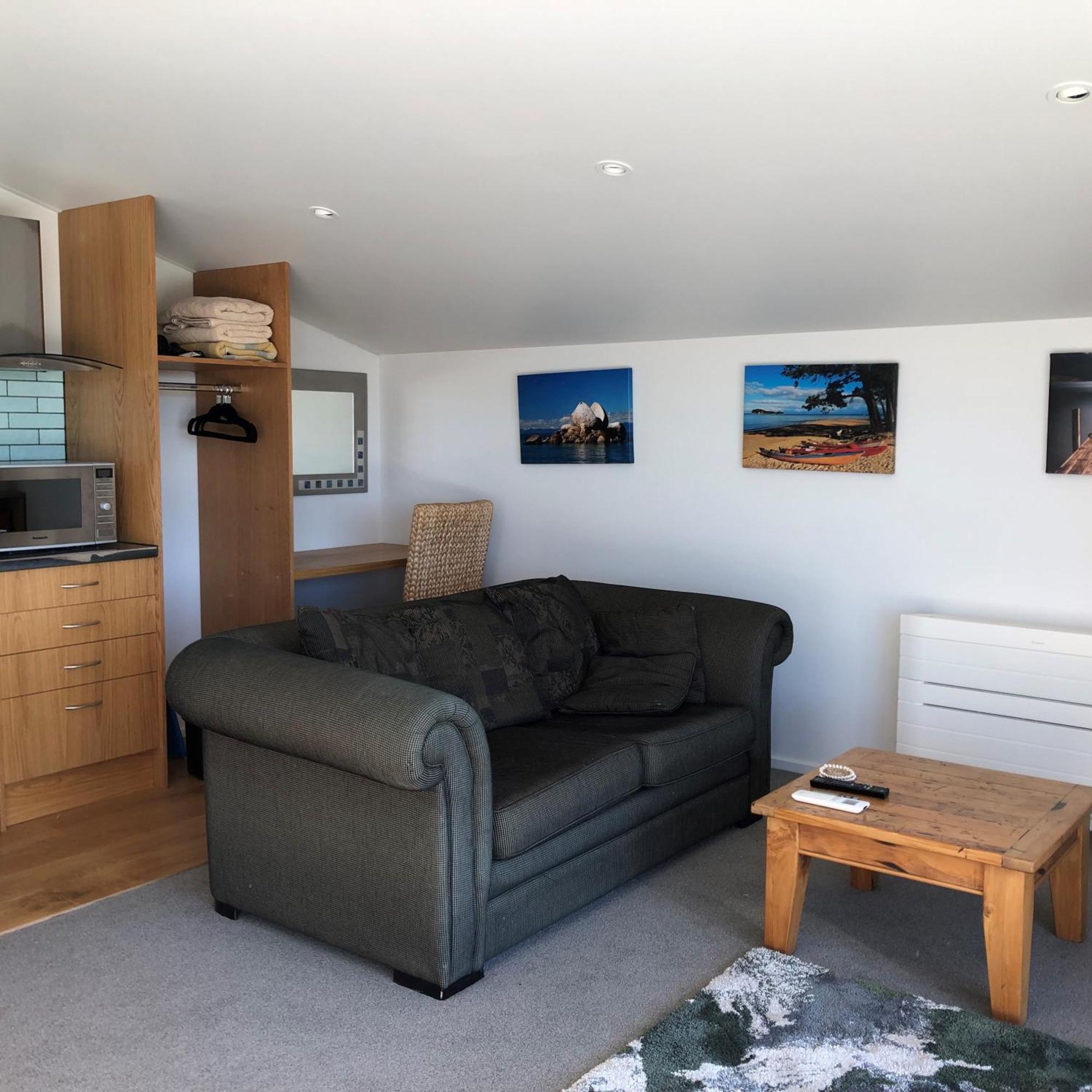 Ruby Bay Loft Accommodation Nelson Bagian luar foto